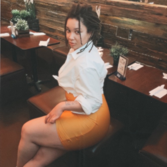 Meet your Posher, Klarrisa - Picture 1 of 1